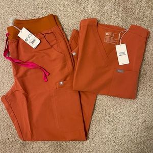 NBW FIGS scrubs in Teracotta S/L